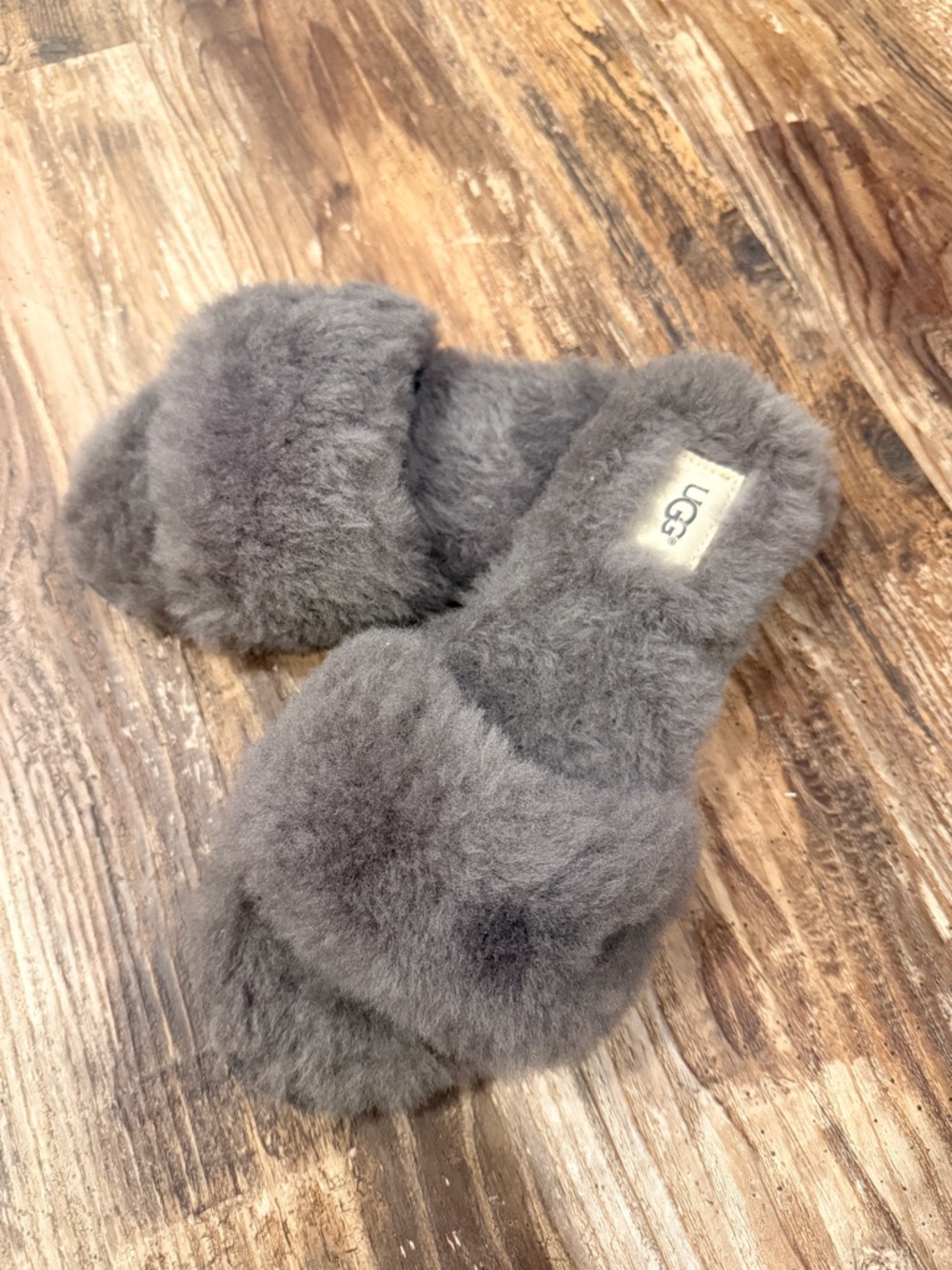 BRAND NEW!!! UGG Charcoal Fluff Slide - Women's Plush Shearling Slippers